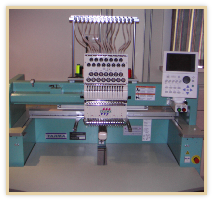 De borduurmachine in onze werkplaats