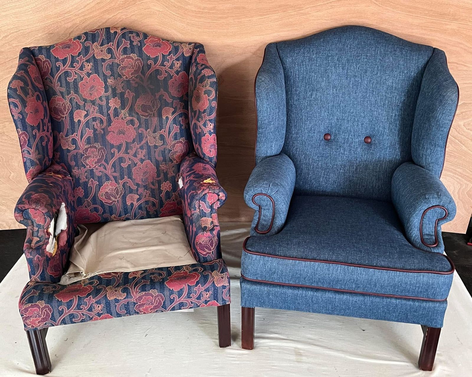 Een oorfauteuil voor en na het opnieuw stofferen